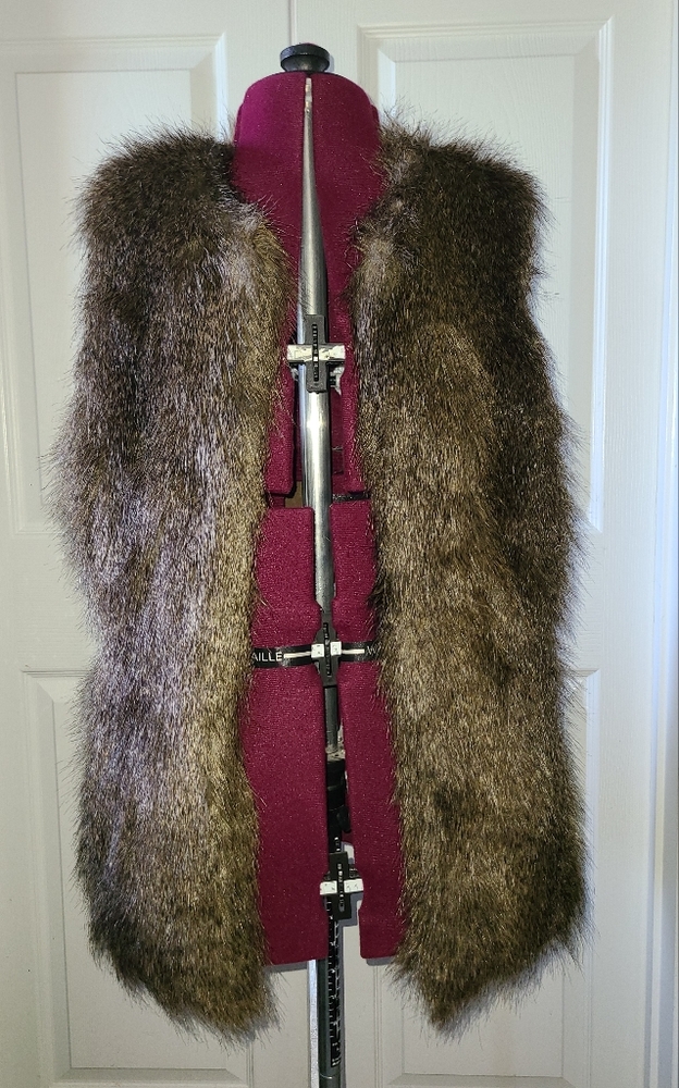 FORENZA FAUX FUR VEST size M/L